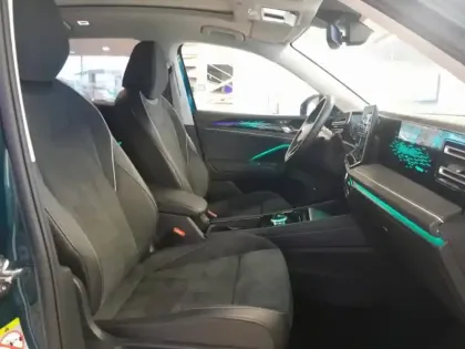 Photo 12 Volkswagen Tiguan  1.5 eTSI 150ch Elegance DSG7