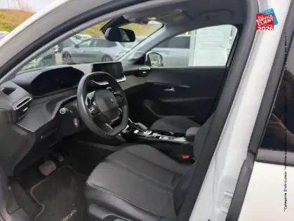 Photo 14 Peugeot 208  e- 136ch Allure