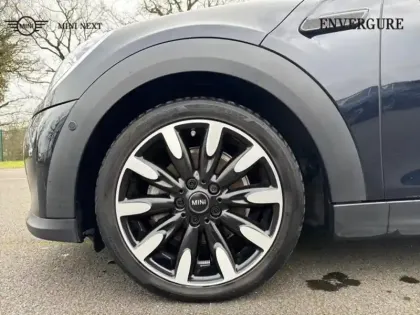 Photo 7 Mini Mini  5 Portes Cooper 136ch Edition Premium Plus BVA7