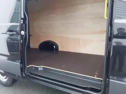 Photo 9 Volkswagen Crafter  Fg 35 L3H3 2.0 TDI 140ch Business Traction BVA8