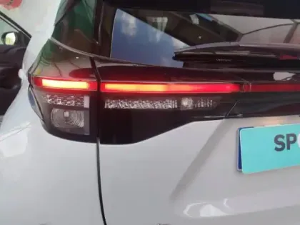 Photo 9 Toyota Yaris  Cross 116h GR Sport MY22