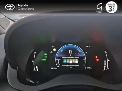 Photo 13 Toyota Yaris  116h Design 5p MC24