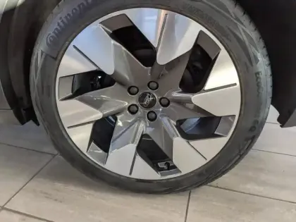 Photo 6 Ford Explorer  340ch Extended Range 79kWh Pack Premium AWD 6cv