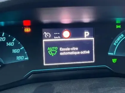 Photo 12 Peugeot 208  e- 136ch Style