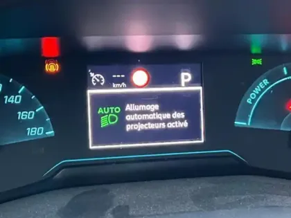 Photo 11 Peugeot 208  e- 136ch Style