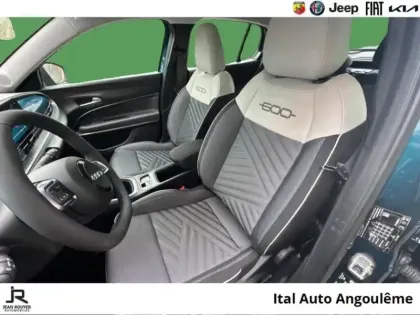 Photo 8 Fiat 600  1.2 Hybrid Turbo 110ch Icône eDCT6 Step 2