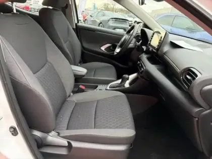 Photo 5 Toyota Yaris  116h Dynamic Business + Programme Beyond Zero Academy 5p MC24