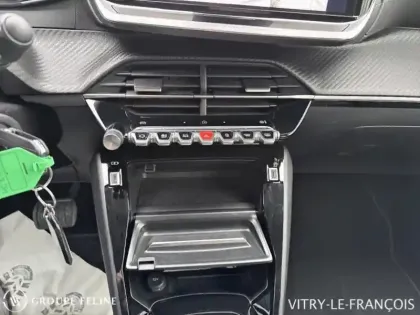 Photo 13 Peugeot 208  1.2 Hybrid 110ch Allure e-DCS6