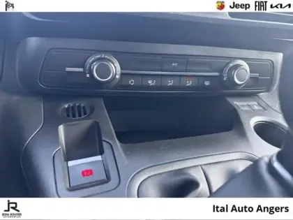 Photo 9 Peugeot Partner  Standard 650kg BlueHDi 100ch S&S BVM5 Premium/12375 HT