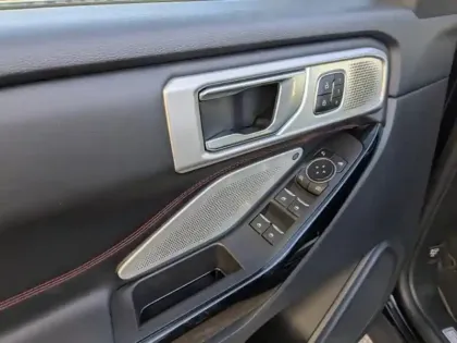 Photo 6 Ford Explorer Gén. III Ph1 ST-Line 5