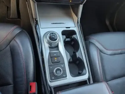 Photo 10 Ford Explorer Gén. III Ph1 ST-Line 5