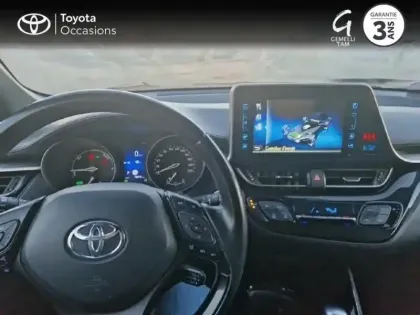 Photo 8 Toyota C-HR  122h Design 2WD E-CVT RC18