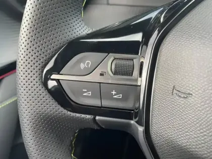 Photo 15 Peugeot 208  1.5 BlueHDi 100ch S&S GT