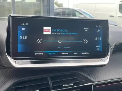 Photo 11 Peugeot 208  1.5 BlueHDi 100ch S&S GT