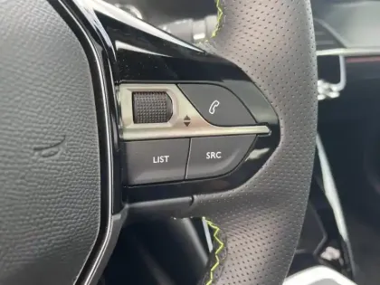 Photo 16 Peugeot 208  1.5 BlueHDi 100ch S&S GT