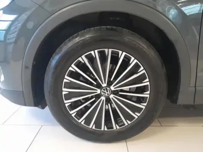 Photo 6 Volkswagen Tiguan  1.5 eTSI 150ch Elegance DSG7