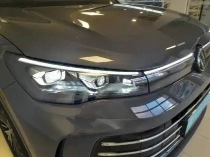 Photo 5 Volkswagen Tiguan  1.5 eTSI 150ch Elegance DSG7