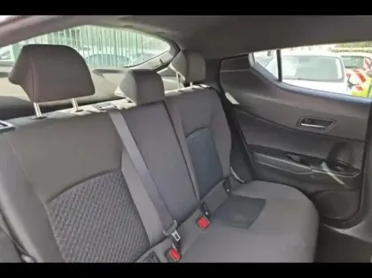 Photo 10 Toyota C-HR  1.8 Hybride 122ch Dynamic E-CVT