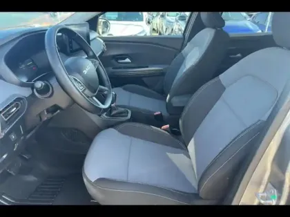 Photo 9 Dacia Jogger  1.6 hybrid 140ch Extreme 7 places -24