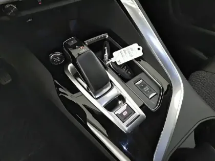 Photo 37 Peugeot 3008  Hybrid 225 e-EAT8