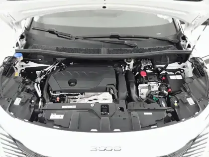 Photo 47 Peugeot 3008  Hybrid 225 e-EAT8
