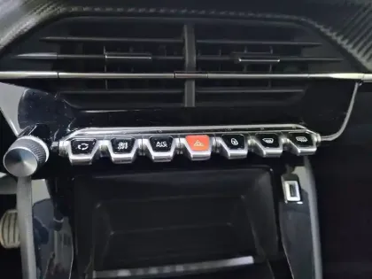 Photo 75 Peugeot 208 Gén. II Ph1 NG Style 5