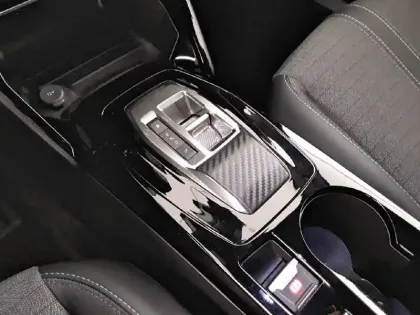 Photo 13 Peugeot 2008  PureTech 130 S&S EAT8