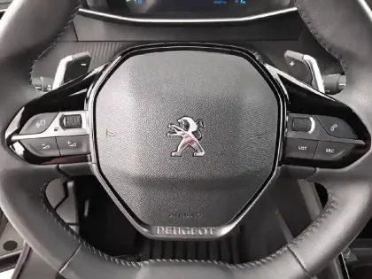 Photo 8 Peugeot 2008  PureTech 130 S&S EAT8