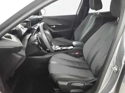 Photo 10 Peugeot 2008  PureTech 130 S&S EAT8