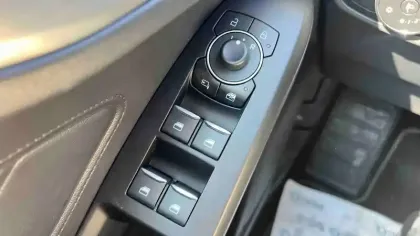 Photo 13 Ford Focus Gén. IV Ph1 Titanium X Business 5