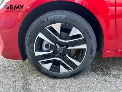 Photo 42 Peugeot 208  Hybrid 110 e-DCS6