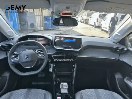 Photo 55 Peugeot 208  Hybrid 110 e-DCS6