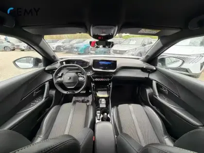 Photo 7 Peugeot 2008  PureTech 130 S&S EAT8