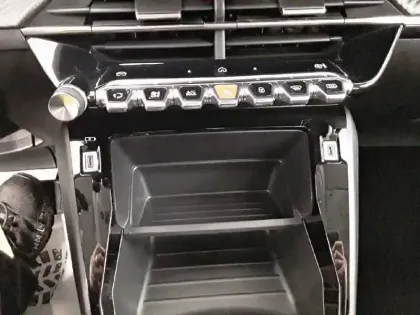 Photo 22 Peugeot 208  Hybrid 110 e-DCS6