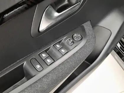 Photo 49 Peugeot 208  Hybrid 110 e-DCS6