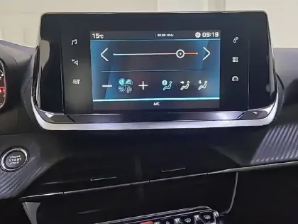 Photo 71 Peugeot 208  BlueHDi 100 S&S BVM6