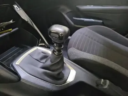 Photo 65 Peugeot 208  BlueHDi 100 S&S BVM6