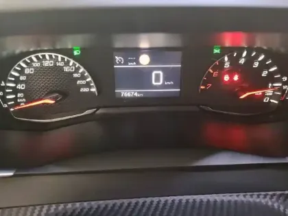 Photo 61 Peugeot 208  BlueHDi 100 S&S BVM6