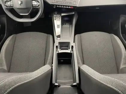 Photo 30 Peugeot 308  PHEV 180 e-EAT8