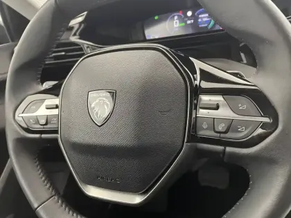 Photo 95 Peugeot 308  PHEV 180 e-EAT8