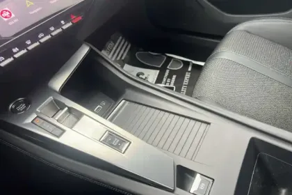 Photo 20 Peugeot 308  PHEV 180 e-EAT8