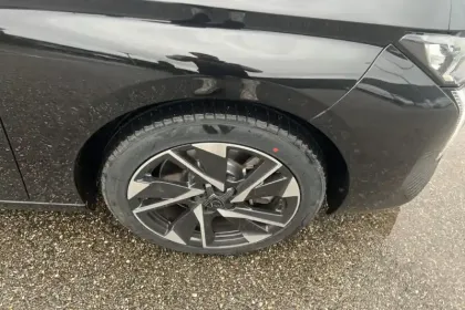 Photo 13 Peugeot 308  PHEV 180 e-EAT8