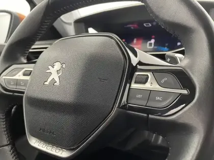 Photo 28 Peugeot 2008  PureTech 130 S&S EAT8