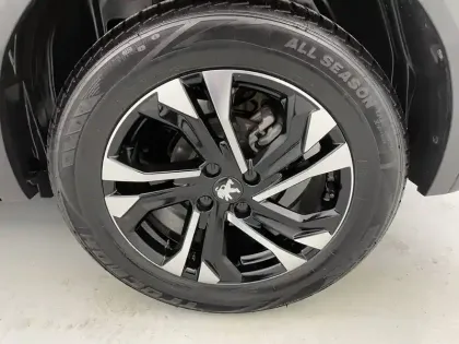 Photo 15 Peugeot 2008  PureTech 130 S&S EAT8