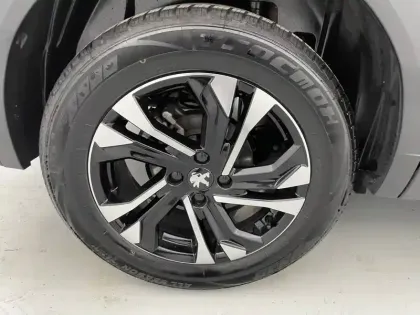 Photo 18 Peugeot 2008  PureTech 130 S&S EAT8