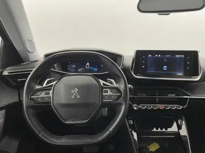 Photo 21 Peugeot 2008  PureTech 130 S&S EAT8