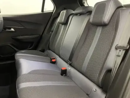 Photo 14 Peugeot 2008  PureTech 130 S&S EAT8