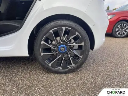 Photo 10 Renault Clio  E-Tech full hybrid 145 ch GSR2