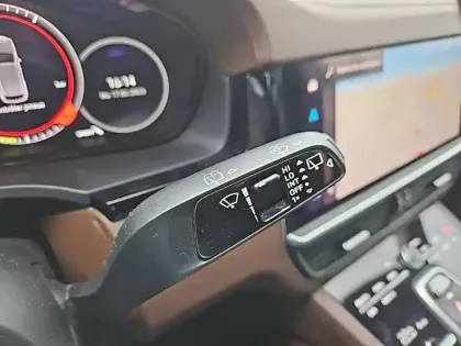 Photo 72 Porsche Cayenne  E-Hybrid 3.0 V6 462 ch Tiptronic BVA