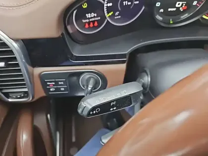 Photo 68 Porsche Cayenne  E-Hybrid 3.0 V6 462 ch Tiptronic BVA